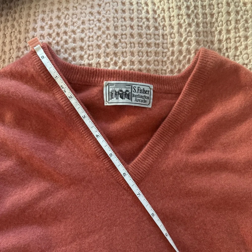 Vintage 100% Cashmere Sweater Vest Rust Red Made in Scotland M - Picture 8 of 12